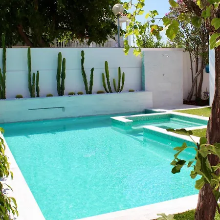 Algarve House With Heated Pool And Jacuzzi *