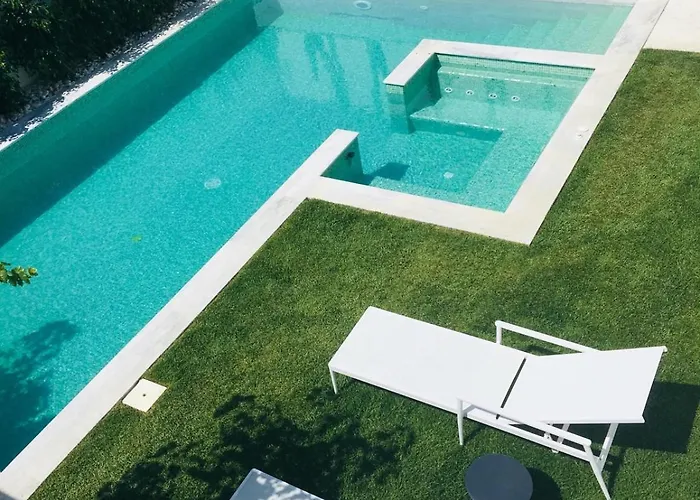 Algarve House With Heated Pool And Jacuzzi Villa