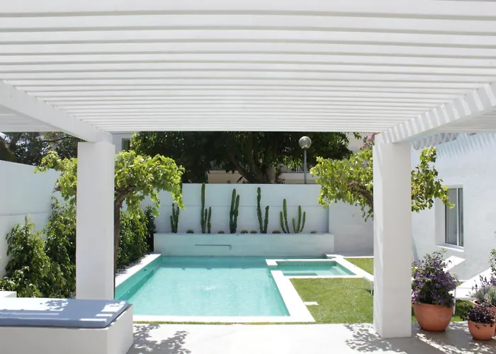 Villa Algarve House With Heated Pool And Jacuzzi Albufeira