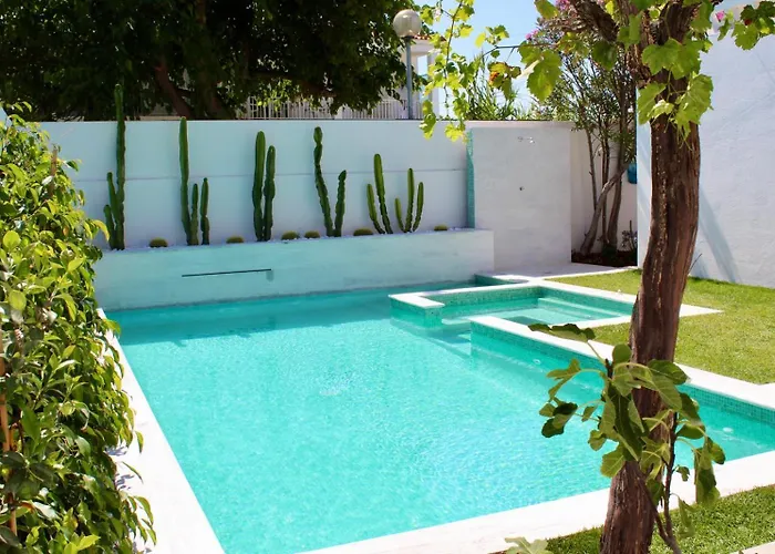 Algarve House With Heated Pool And Jacuzzi *